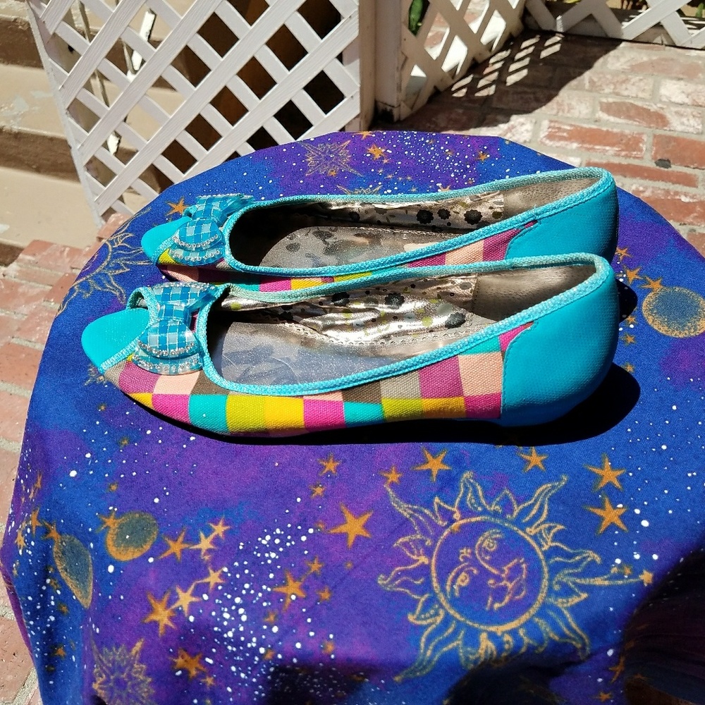 Shoes - Picture 2 of 3